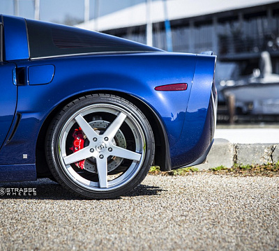 Фото дисков Strasse Wheels S5 Deep Concave на Chevrolet Corvette C6