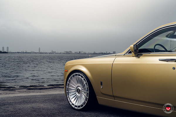 Фото дисков Vossen S21-12 Глянцевый лак на Rolls-Royce Phantom