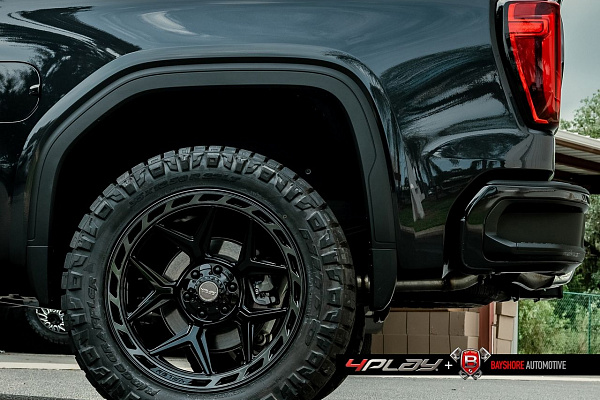 Фото дисков 4PLAY 4P55 Черный глянец на GMC Sierra IV
