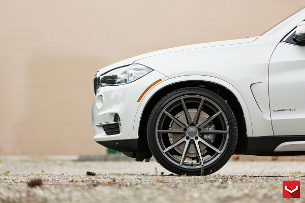 Фото дисков Vossen VFS-1 Сатиновый графит на BMW X5/X5 M (F15/F85)