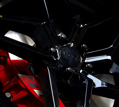 Фото дисков MRR M755 на Chevrolet Camaro VI