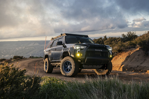 Фото дисков Black Rhino ETOSHA Синий глянец на Toyota 4Runner V