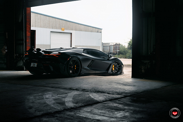 Фото дисков Vossen VPS-1 Черный сатин на Lamborghini Revuelto