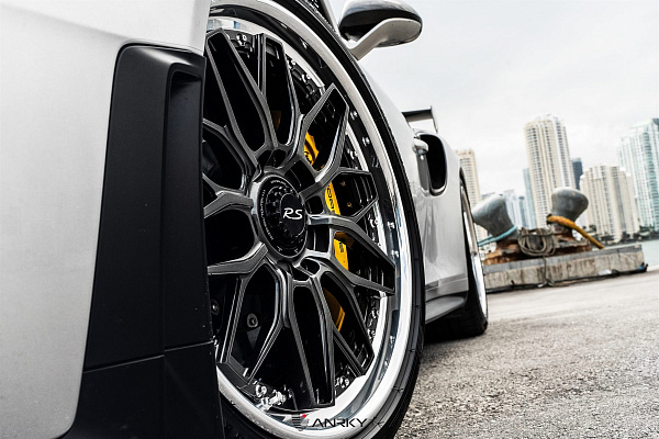 Фото дисков Anrky RS1 Черный глянец на Porsche 911 VII
