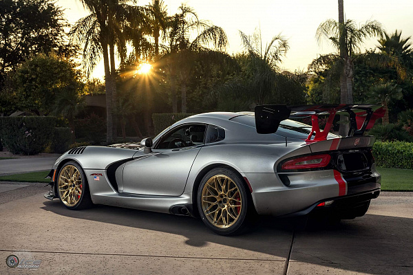 Фото дисков HRE RC100 Глянцевое золото на Dodge Viper
