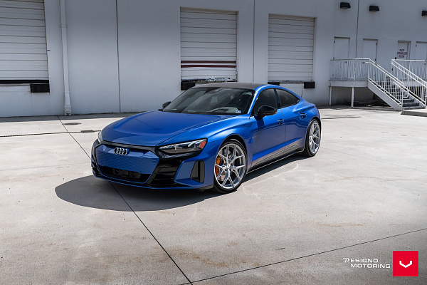 Фото дисков Vossen HF-5 Серебро на Audi E-tron GT