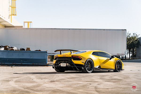 Фото дисков Vossen M-X2 Черный сатин на Lamborghini Huracan