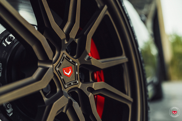 Фото дисков Vossen ML-X2 Сатиновая темная бронза на Cadillac CT4