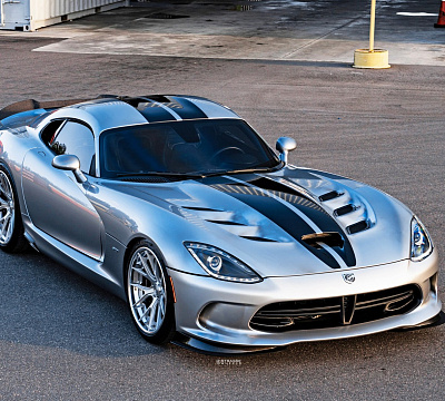 Фото дисков Strasse Wheels SM6R Deep Concave FS на Dodge Viper