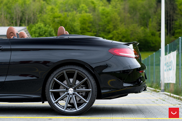 Фото дисков Vossen VFS-10 Глянцевый графит на Mercedes-Benz C-Class (W205)