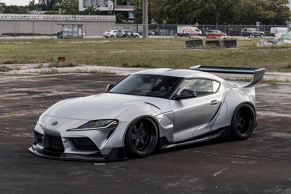 Фото дисков Strasse Wheels S6 Competition Черный сатин на Toyota Supra A90