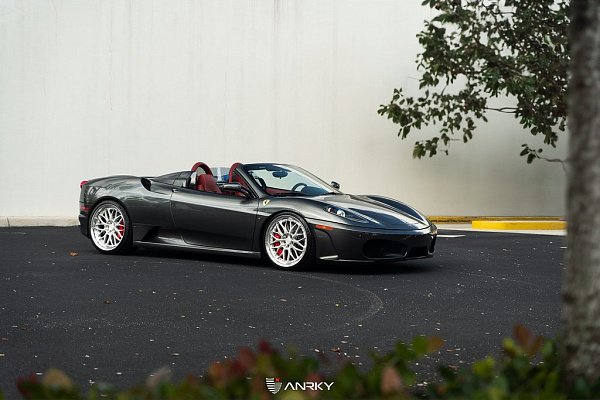 Фото дисков Anrky RS1 Глянцевый лак на Ferrari F430