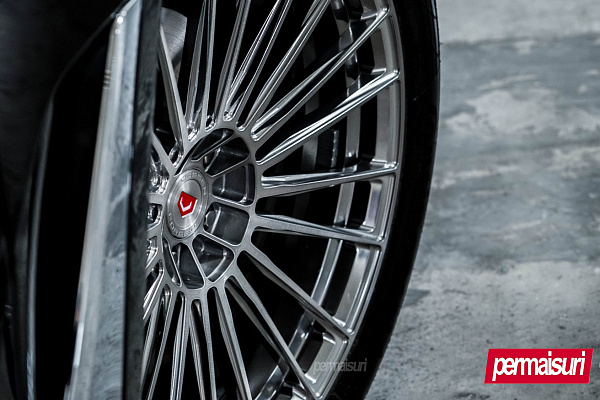 Фото дисков Vossen S17-04 Глянцевый лак на BMW X7 (G07)