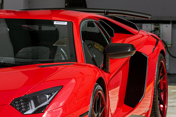 Фото дисков Strasse Wheels SM5R Deep Concave FS Другой цвет на Lamborghini Aventador