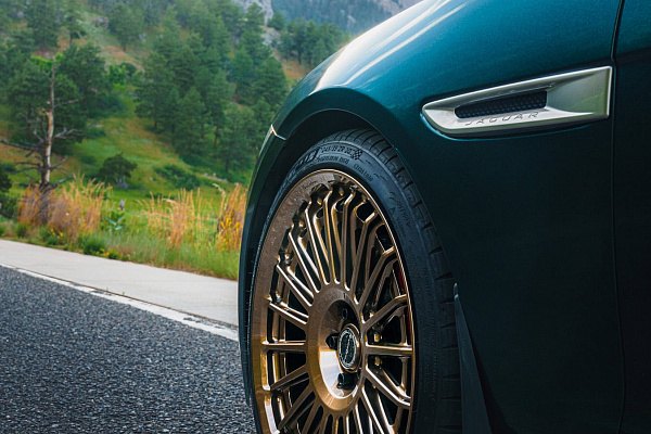 Фото дисков Brixton Forged TR11 Глянцевая бронза на Jaguar XF II