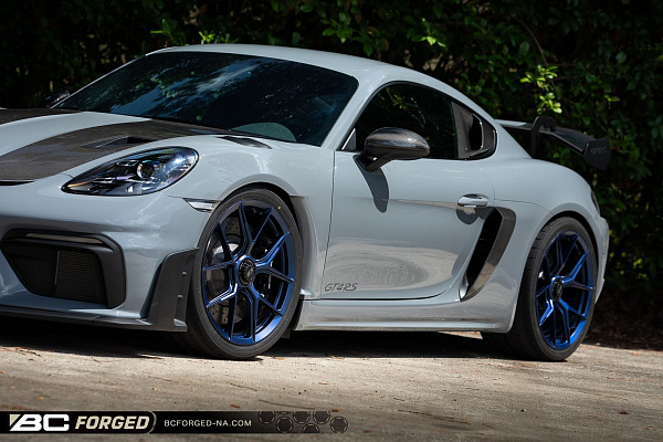 Фото дисков BC Forged ACL51 Синий сатин на Porsche Cayman II