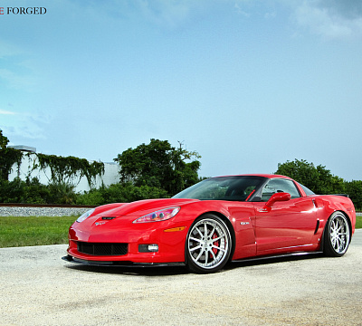Фото дисков Strasse Wheels R10 Signature на Chevrolet Corvette C6