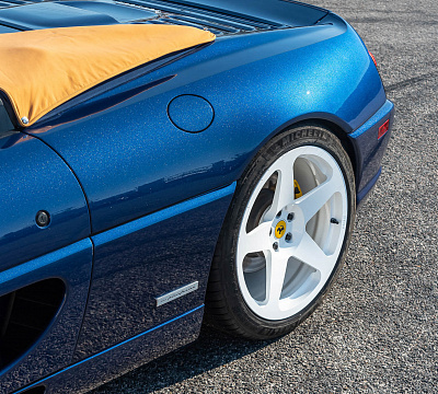 Фото дисков HRE 305M на Ferrari F355