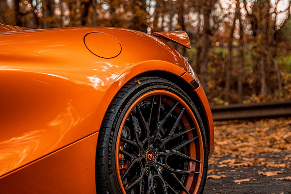 Фото дисков Strasse Wheels SV10M Deep Concave FS Другой цвет на McLaren 720S