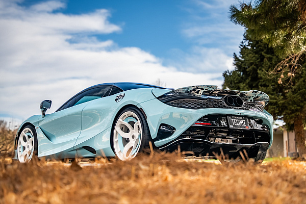 Фото дисков Brixton Forged NC01-R Белый глянец на McLaren 720S
