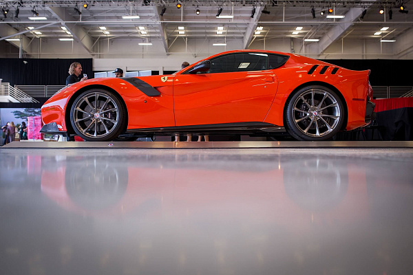 Фото дисков HRE P204 Глянцевый темный лак на Ferrari F12