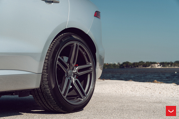Фото дисков Vossen HF-1 Сатиновый графит на Jaguar F-Pace