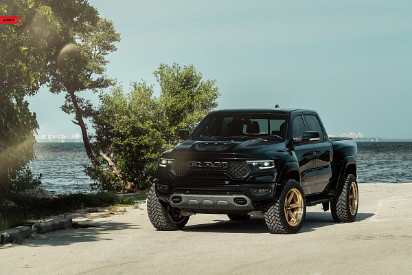 Фото дисков Anrky AN36-S Сатиновое золото на Ram 1500 V