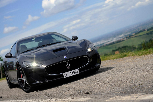 Фото дисков Maserati TROFEO Черный глянец на Maserati GranTurismo I