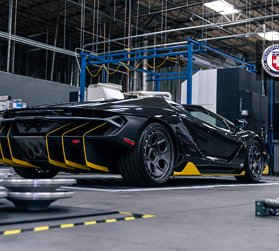 Фото дисков HRE 454 GTM на Lamborghini Centenario