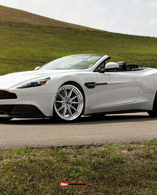 Фото дисков S104SC Сатиновый лак на Aston Martin Vanquish 2