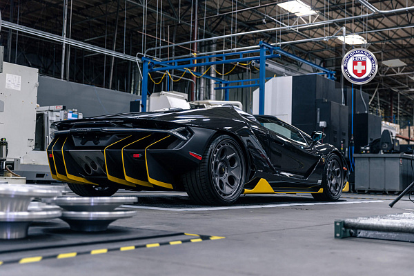 Фото дисков HRE 454 GTM Сатиновый темный лак на Lamborghini Centenario