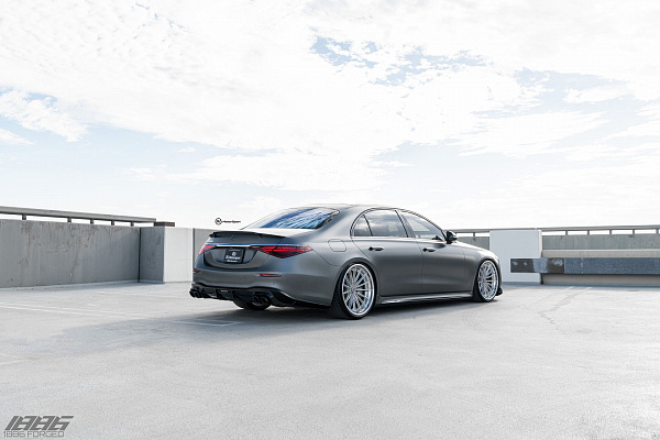 Фото дисков 1886 Wheels XR015 Глянцевый лак на Mercedes-Benz S-Class (W223)