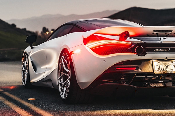 Фото дисков Brixton Forged PF10 Сатиновый лак на McLaren 720S