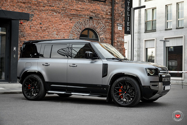 Фото дисков Vossen S17-01 Черный глянец на Land Rover Defender II