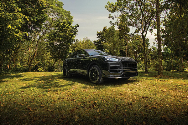 Фото дисков Brixton Forged PF13-RS Aerotech Черный глянец на Porsche Cayenne III