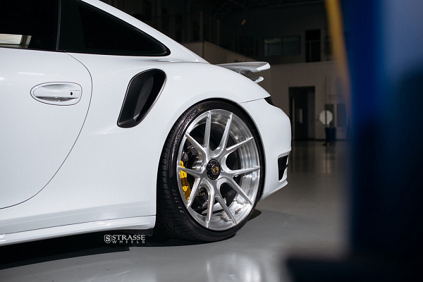 Фото дисков Strasse Wheels SM5R Deep Concave Duoblock Глянцевый лак на Porsche 911 VII