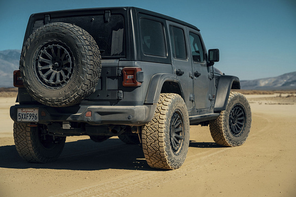 Фото дисков Black Rhino RAID Черный сатин на Jeep Wrangler III (JK)
