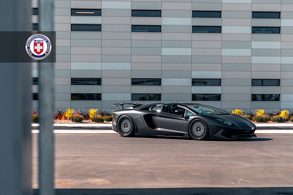 Фото дисков HRE 935 Черный сатин на Lamborghini Aventador