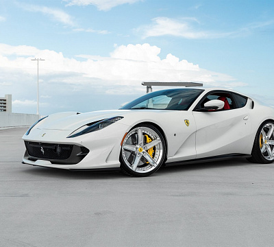 Фото дисков Anrky AN25 на Ferrari 812