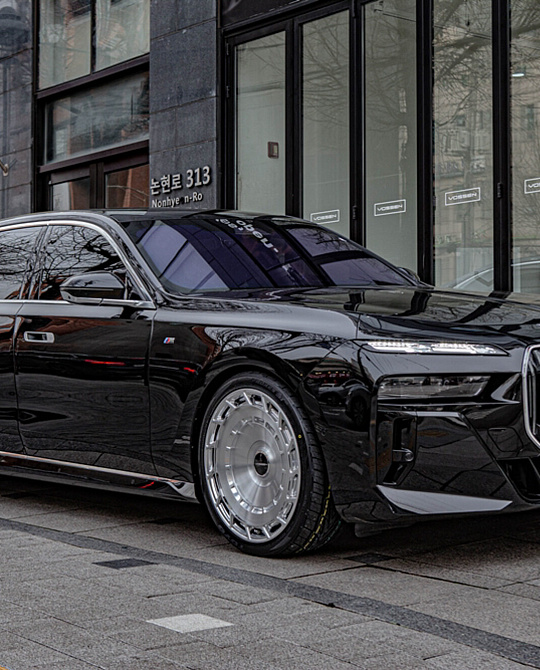 Фото дисков LC3-11T Глянцевый лак на BMW 7 (G70)