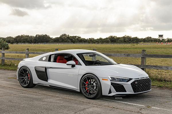 Фото дисков Strasse Wheels SV10 Deep Concave Duoblock Черный сатин на Audi R8 (4S)