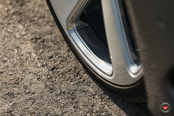 Фото дисков Vossen CG-210 Глянцевый лак на Mercedes-Benz C-Class (W205)