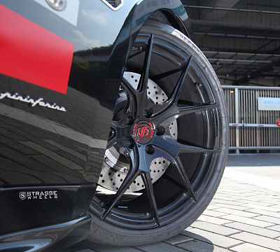 Фото дисков Strasse Wheels SM5R Deep Concave Monoblock на Maserati GranTurismo I