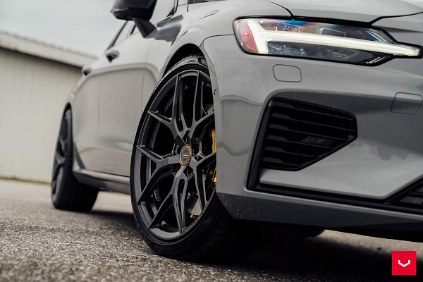 Фото дисков Vossen HF-5 Сатиновый графит на Volvo V60 II