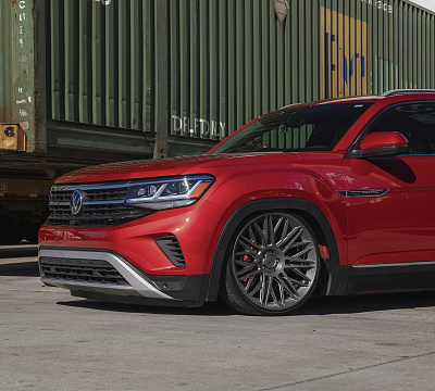 Фото дисков Rotiform JDR на Volkswagen Atlas