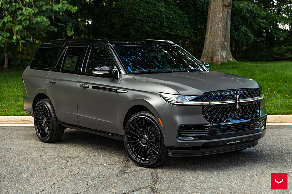 Фото дисков Vossen HF-8 Черный глянец на Lincoln Navigator V