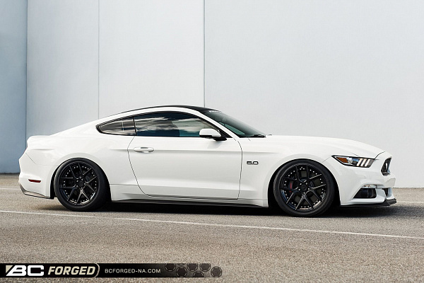 Фото дисков BC Forged HCS02 Черный матовый на Ford Mustang VI