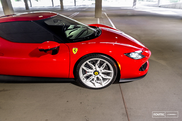 Фото дисков NOVITEC NF11 Белый глянец на Ferrari 296
