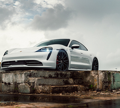 Фото дисков Vossen HF-4T на Porsche Taycan I