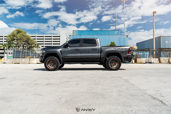 Фото дисков Anrky AN36 Сатиновая бронза на Ram 1500 V